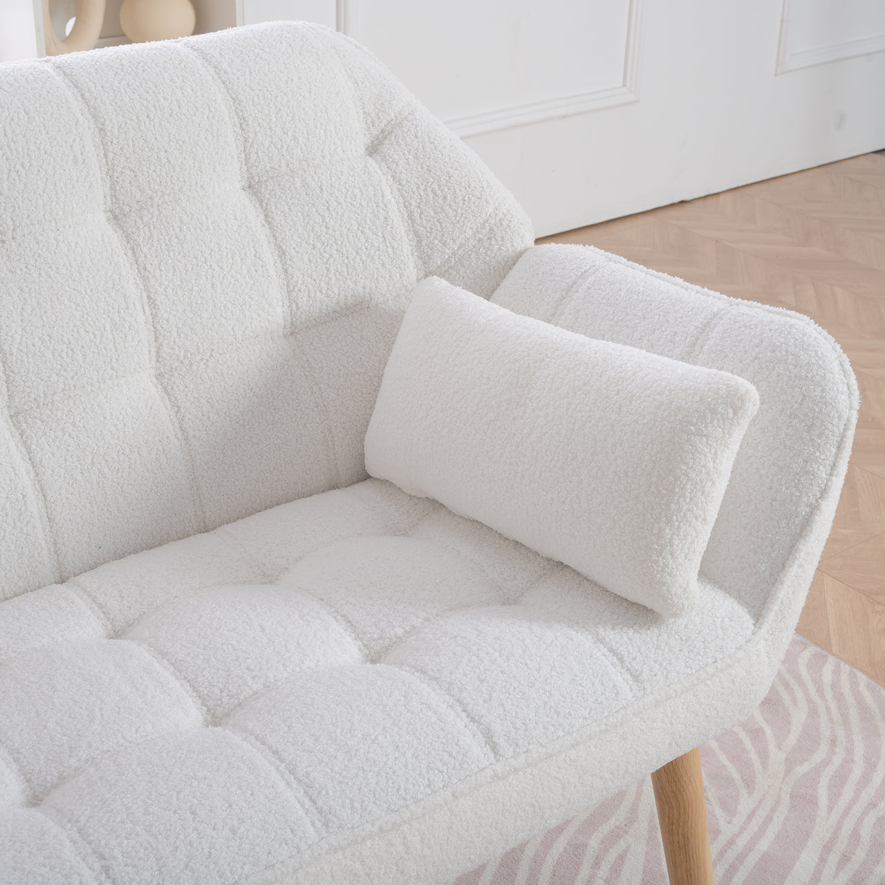 SKYLINE 50" Loveseat