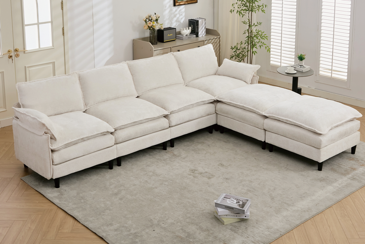 QUORVEX 121" Sectional Sofa