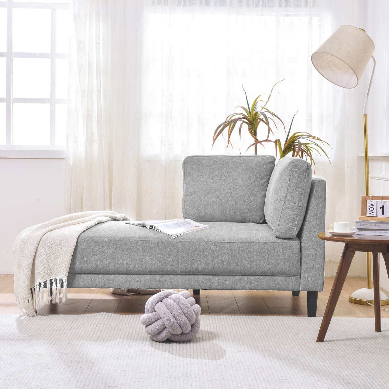 TOVARY 65" Chair
