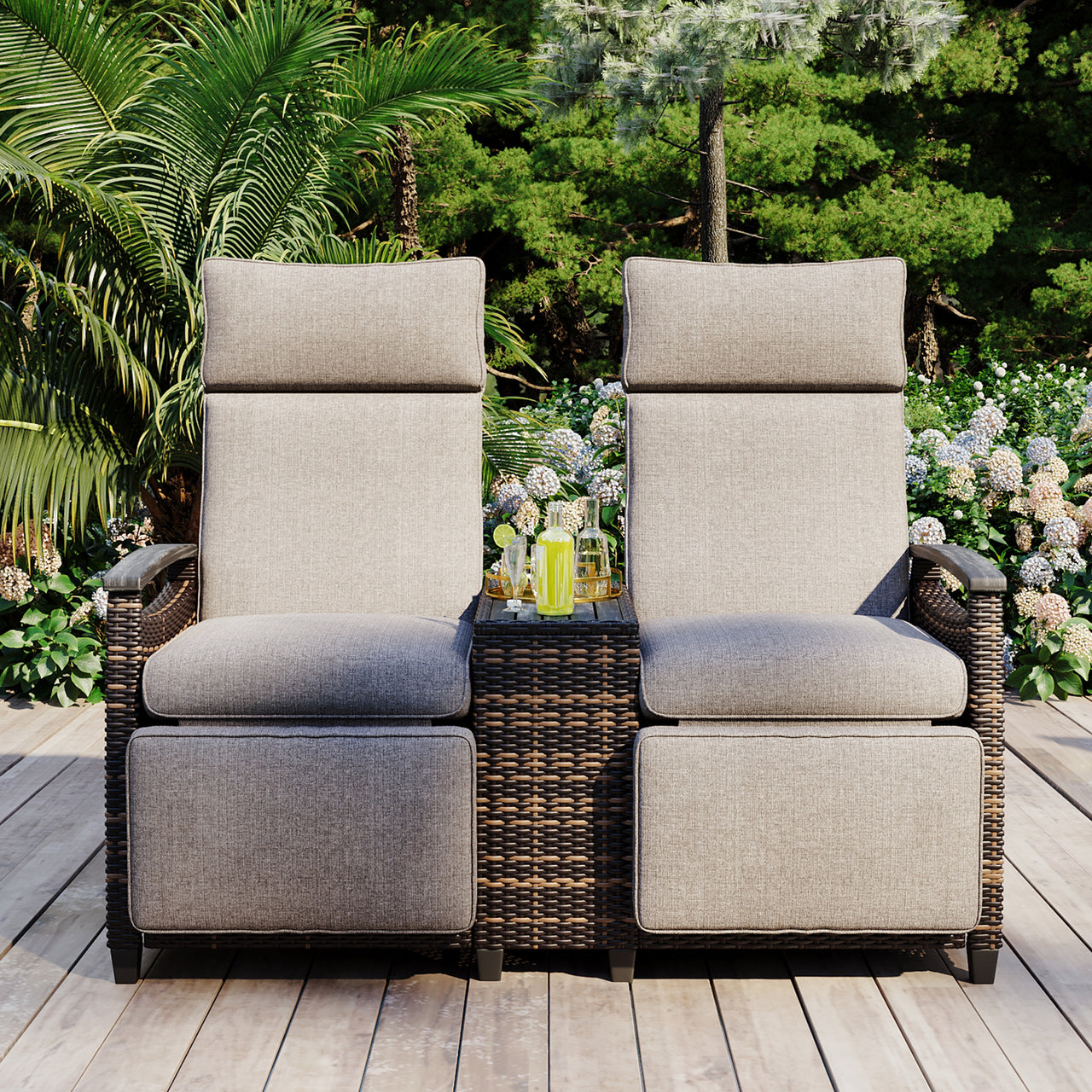 SAWYER Loveseat