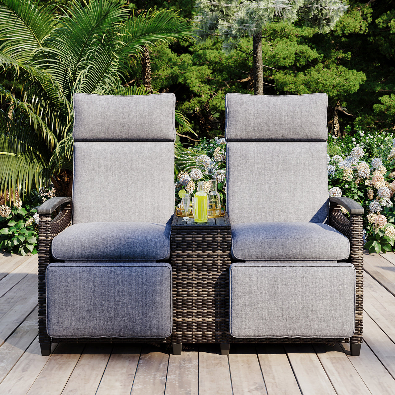 SAWYER Loveseat