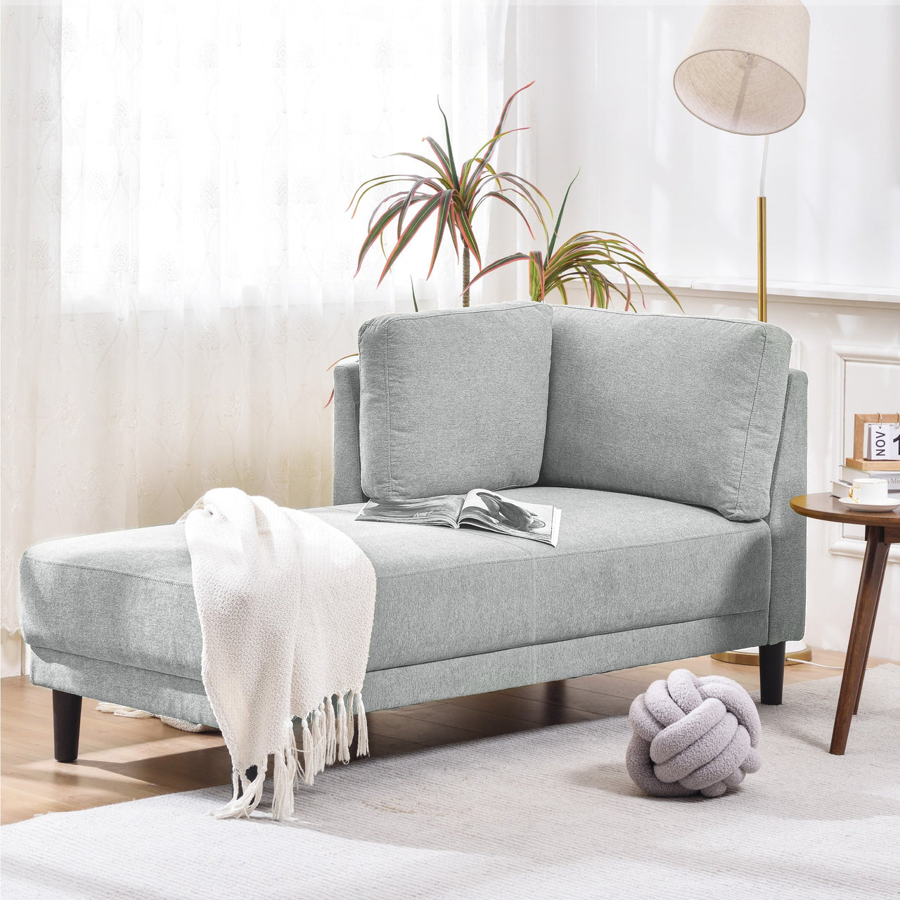 TOVARY 65" Chair