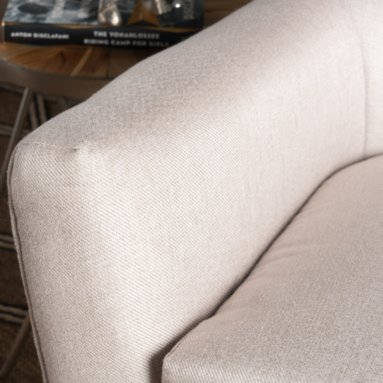 XERLIX 32" Club Chair