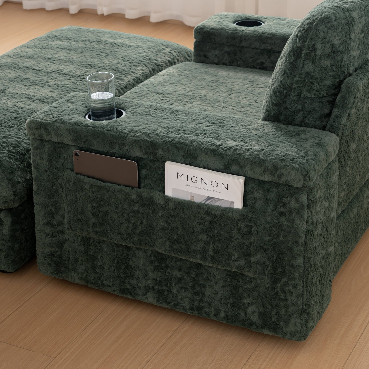 VOLVEX 42" Chair