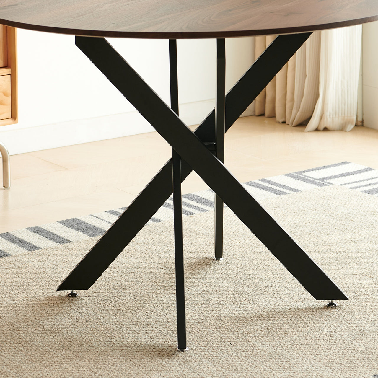 RYXTOR 42" Dining Table