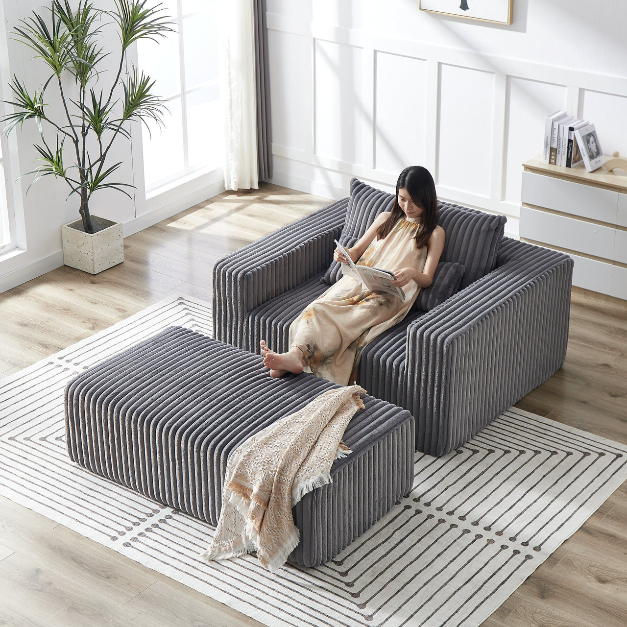 OPHELIA 55" Lounge Chair