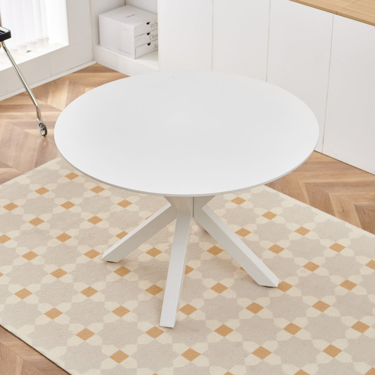 VURTONX 42" Dining Table