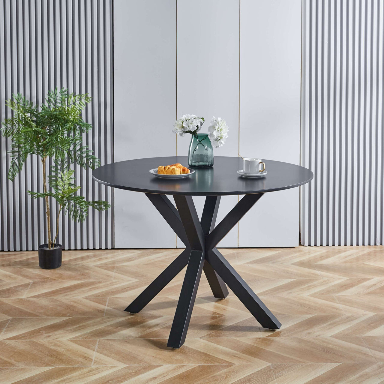 VURTONX 42" Dining Table