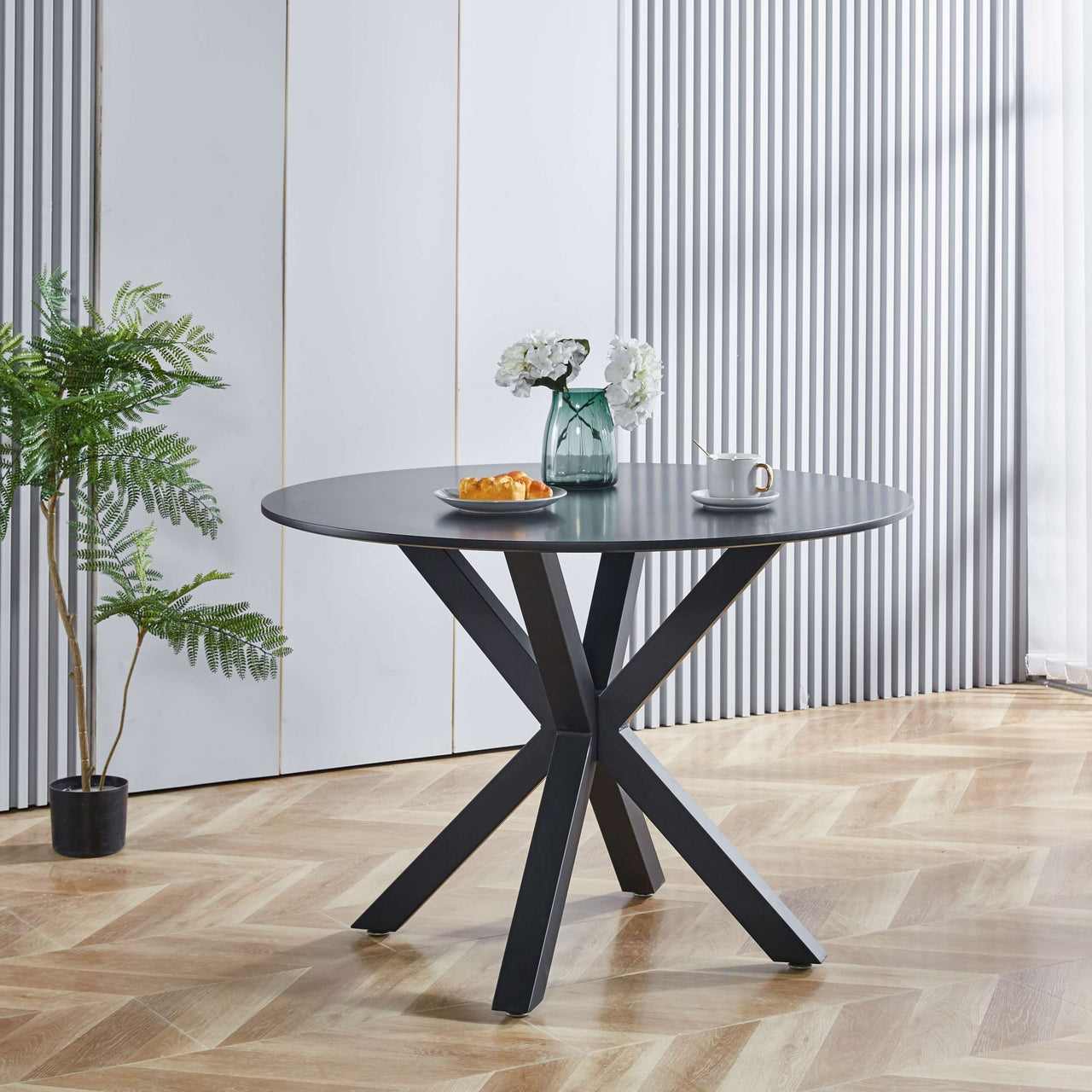 VURTONX 42" Dining Table