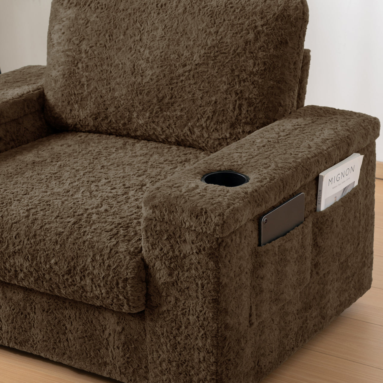 VOLVEX 42" Chair