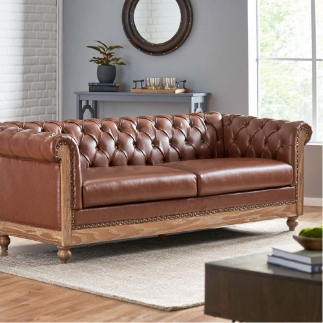 SOLIS Chesterfield Sofa