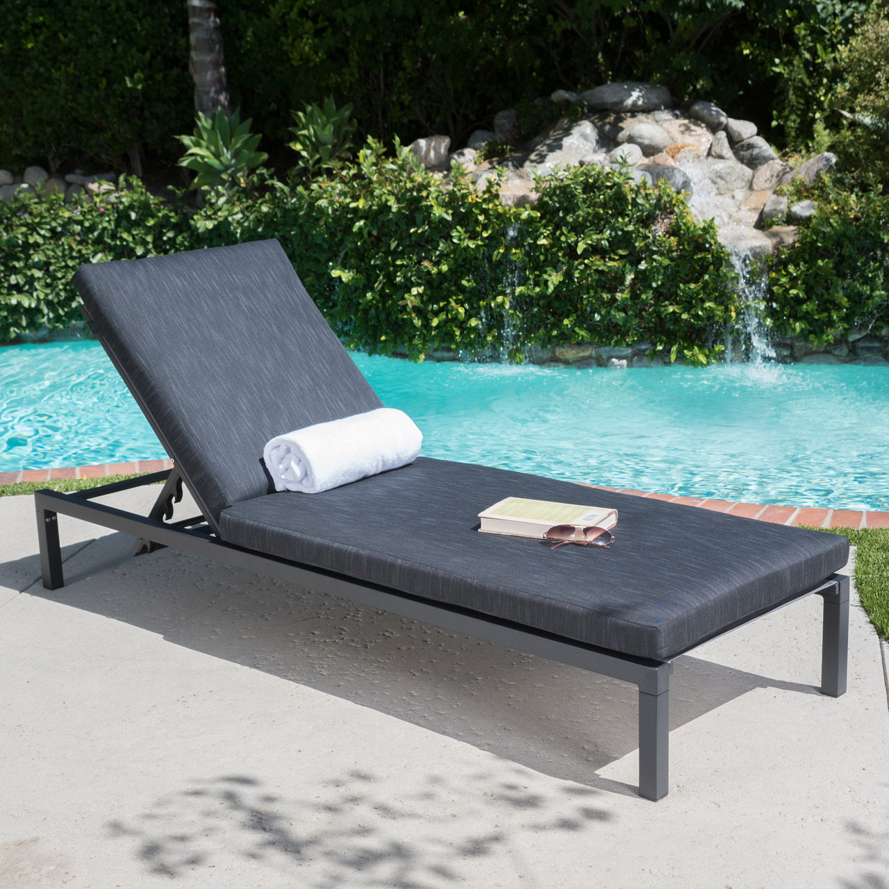 XELTOR 77" Outdoor Chaise Lounge