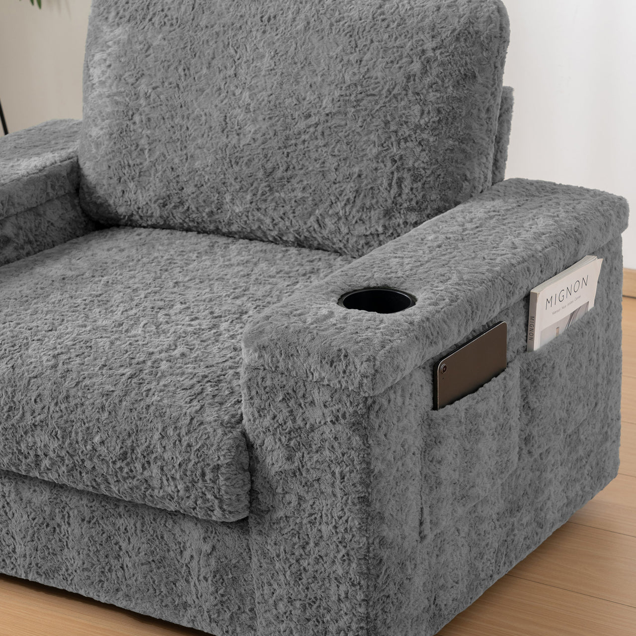 VOLVEX 42" Chair