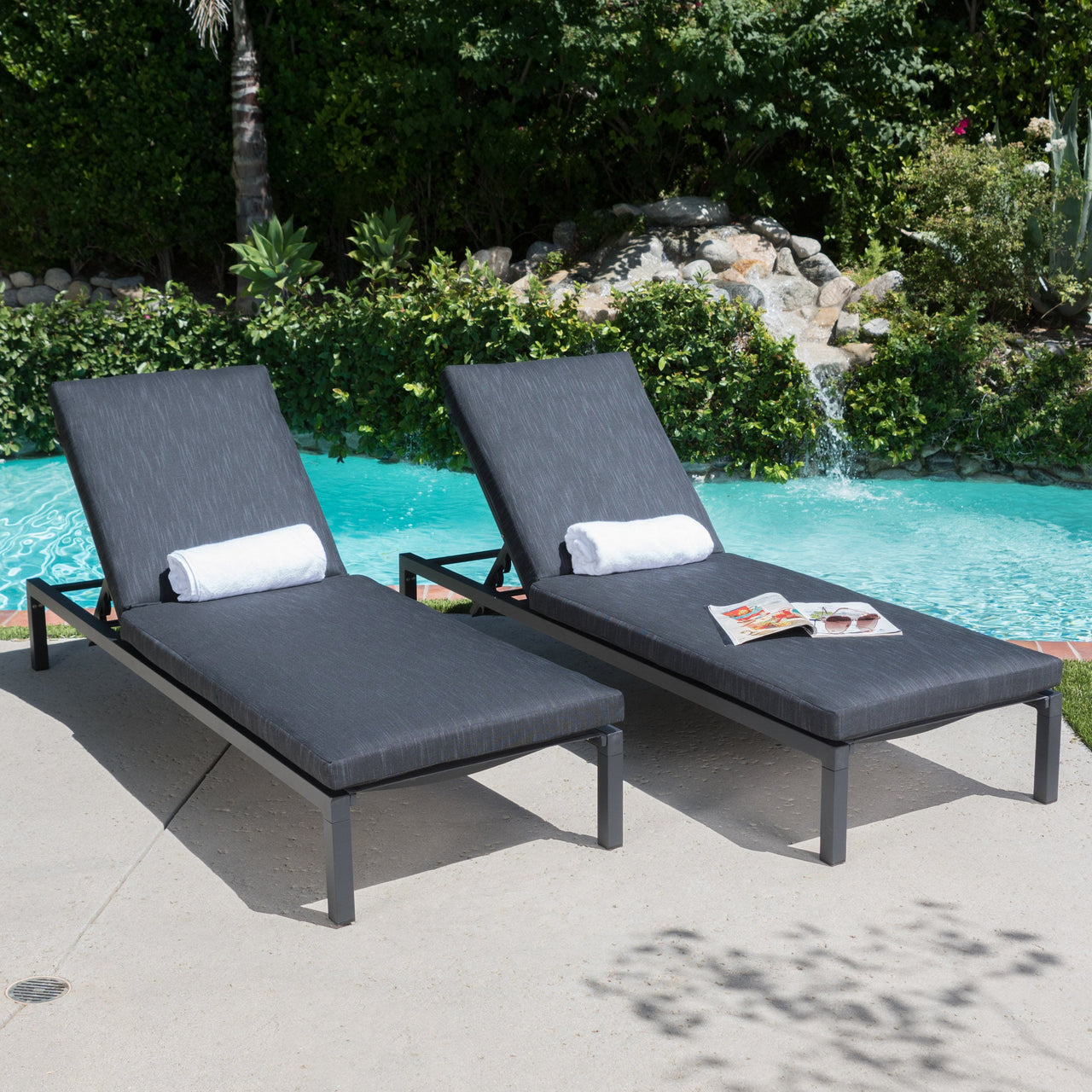XELTOR 77" Outdoor Chaise Lounge