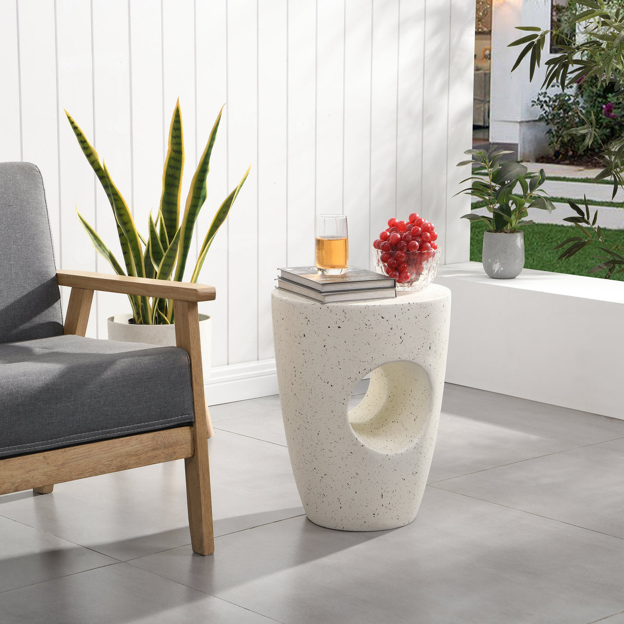 JYNVORA 14" End Table