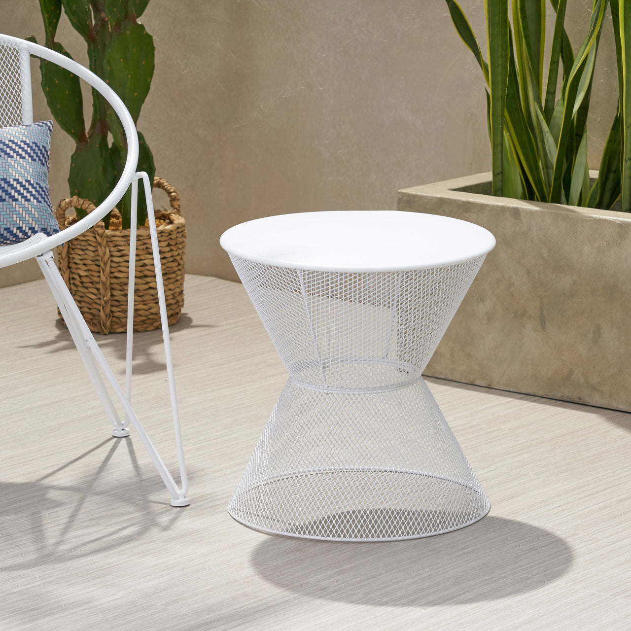 KORVIXA 18" End Table