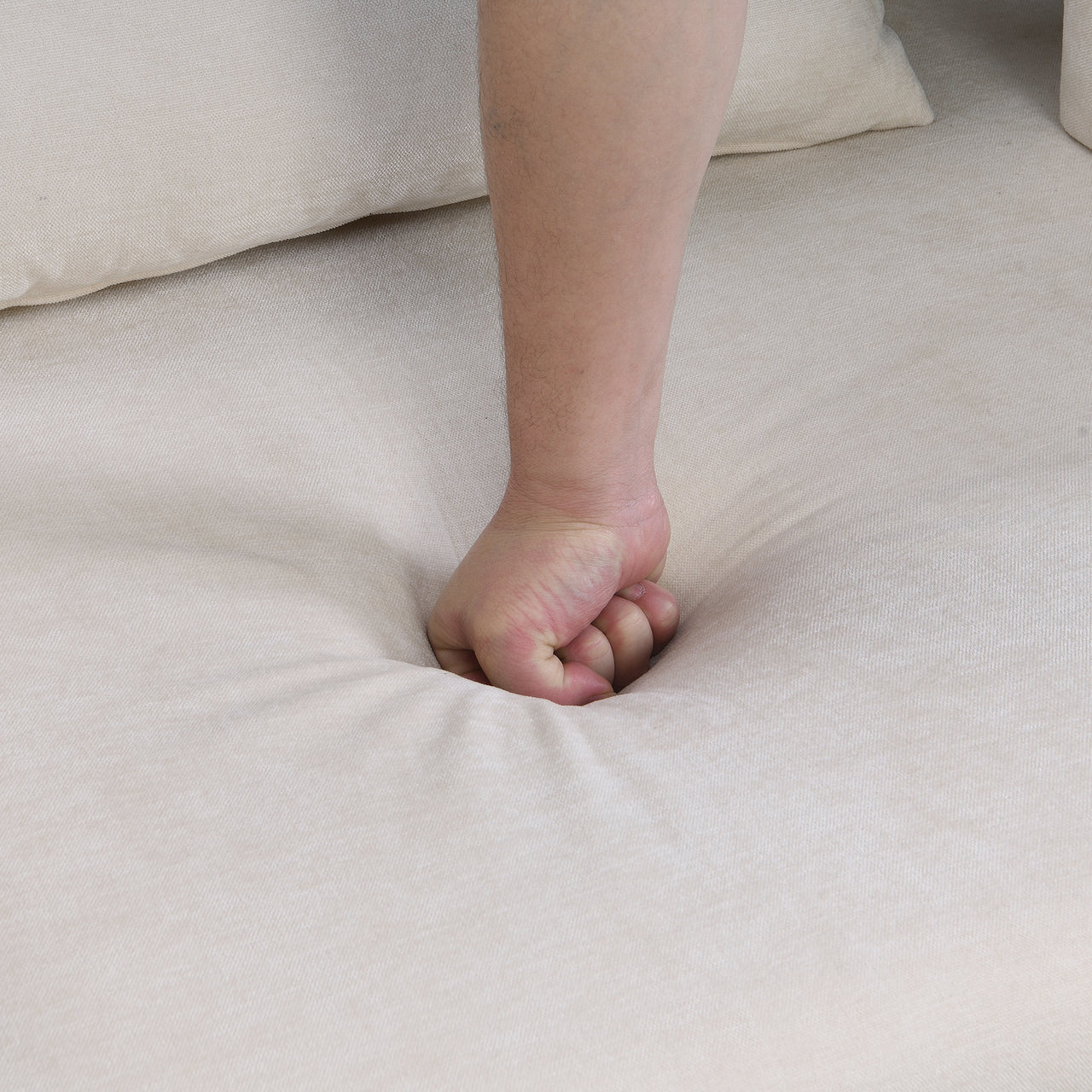 ZYNTRON 48" Armchair