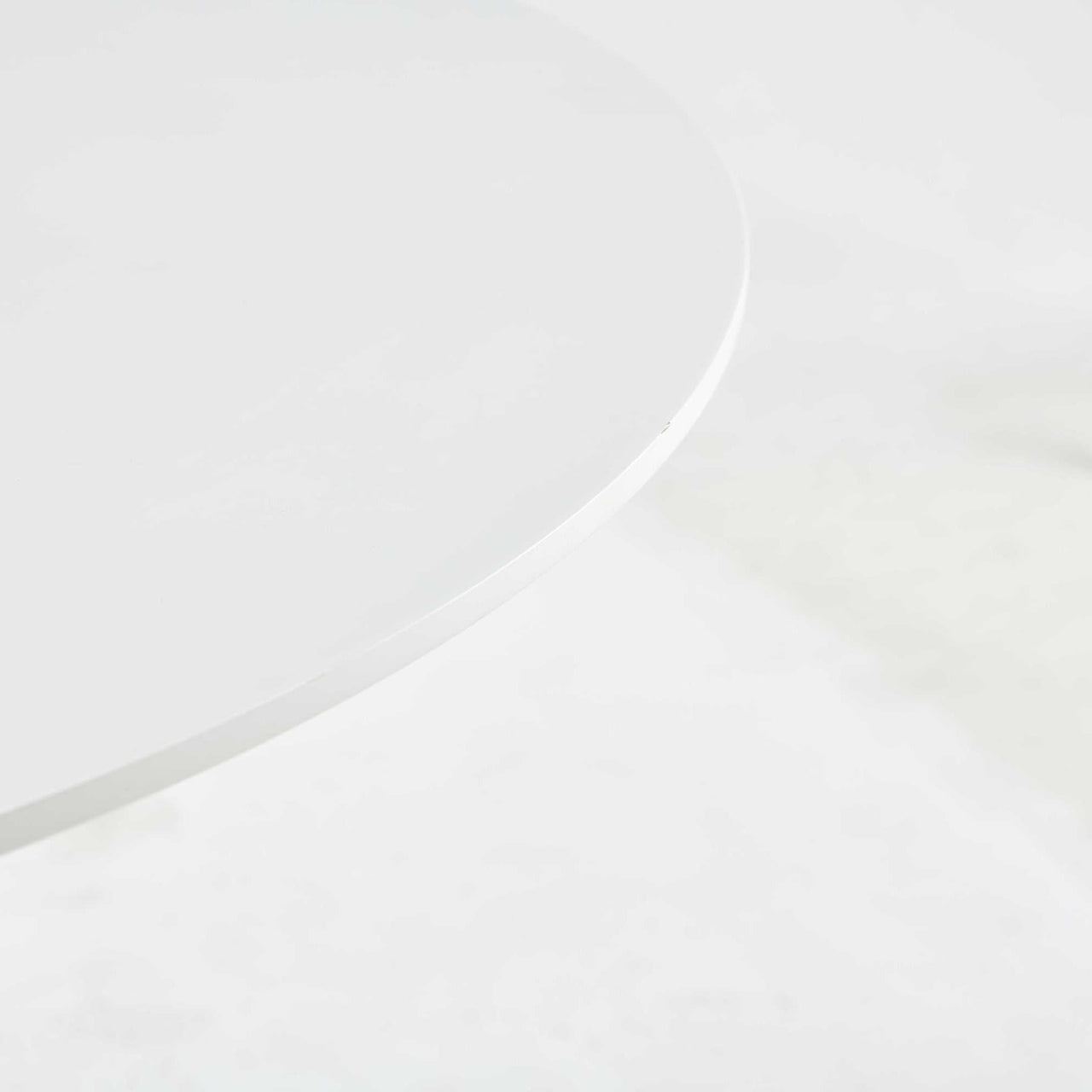 VURTONX 42" Dining Table