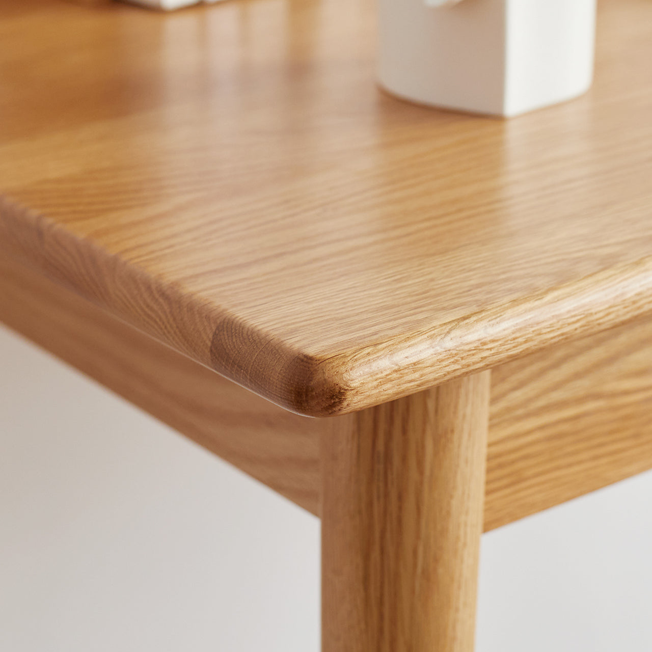 CAVARA 40" Table