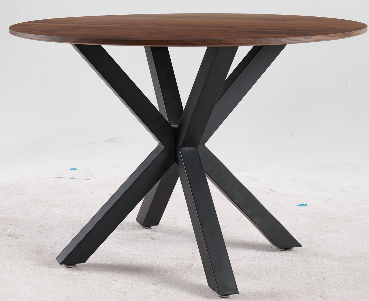 VURTONX 42" Dining Table