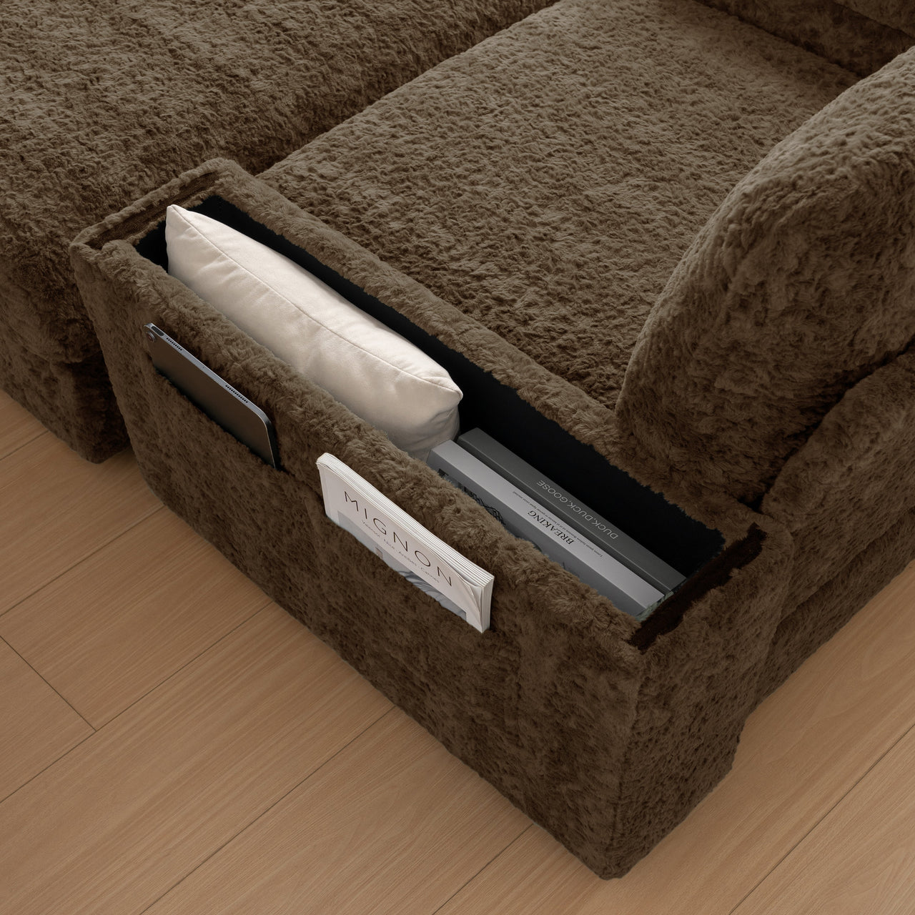 VOLVEX 42" Chair